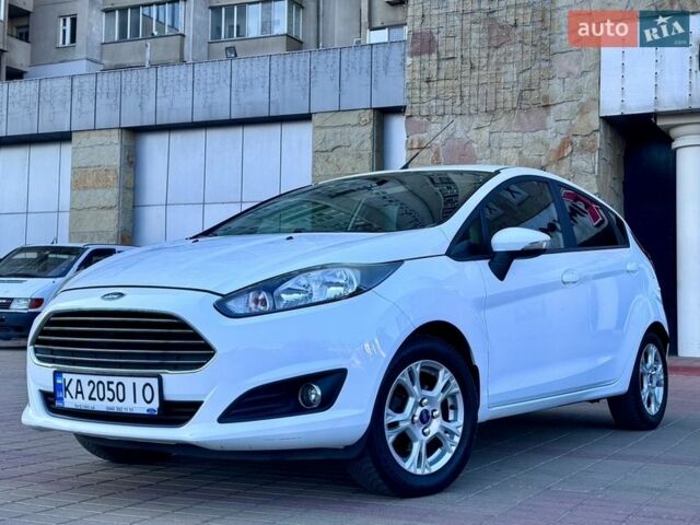 Белый Форд Фиеста, объемом двигателя 1 л и пробегом 142 тыс. км за 8400 $, фото 1 на Automoto.ua