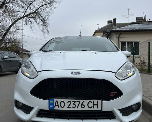 Белый Форд Фиеста, объемом двигателя 1.5 л и пробегом 228 тыс. км за 7800 $, фото 1 на Automoto.ua