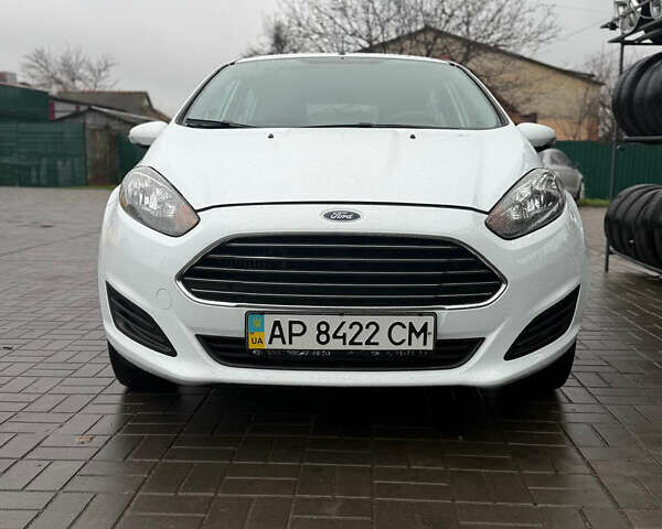 Білий Форд Фієста, об'ємом двигуна 1 л та пробігом 82 тис. км за 6699 $, фото 1 на Automoto.ua