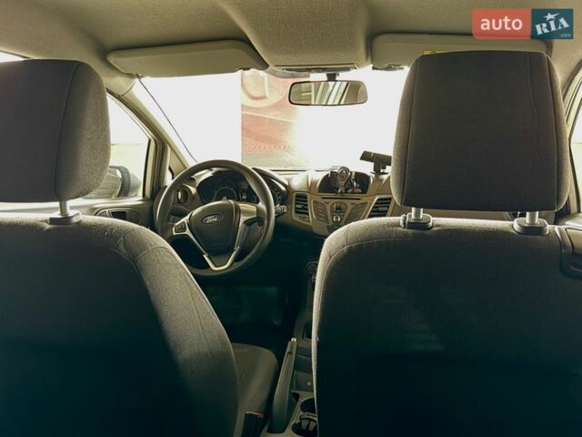 Білий Форд Фієста, об'ємом двигуна 1.24 л та пробігом 126 тис. км за 6500 $, фото 1 на Automoto.ua