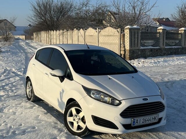 Білий Форд Фієста, об'ємом двигуна 1 л та пробігом 165 тис. км за 6900 $, фото 1 на Automoto.ua