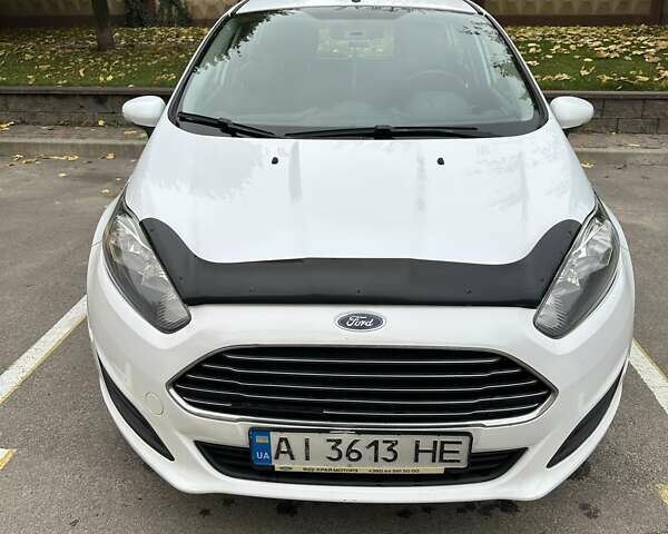 Форд Фієста 2015 у Софіївська Борщагівка на Automoto.ua Білий Форд Фієста, об'ємом двигуна 1.5 л та пробігом 185 тис. км за 7000 $, фото 1 на Automoto.ua