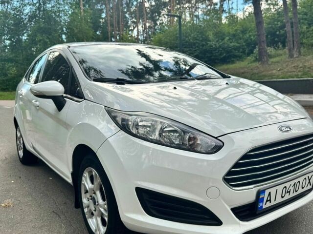 Белый Форд Фиеста, объемом двигателя 1.6 л и пробегом 250 тыс. км за 5500 $, фото 1 на Automoto.ua