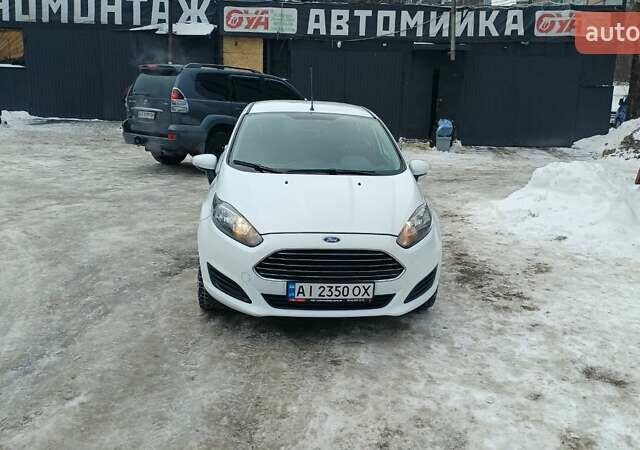 Белый Форд Фиеста, объемом двигателя 1 л и пробегом 85 тыс. км за 6500 $, фото 1 на Automoto.ua