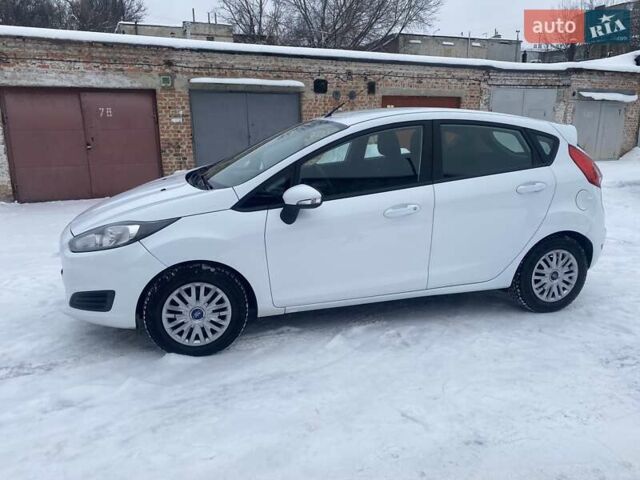 Белый Форд Фиеста, объемом двигателя 1 л и пробегом 116 тыс. км за 6900 $, фото 1 на Automoto.ua
