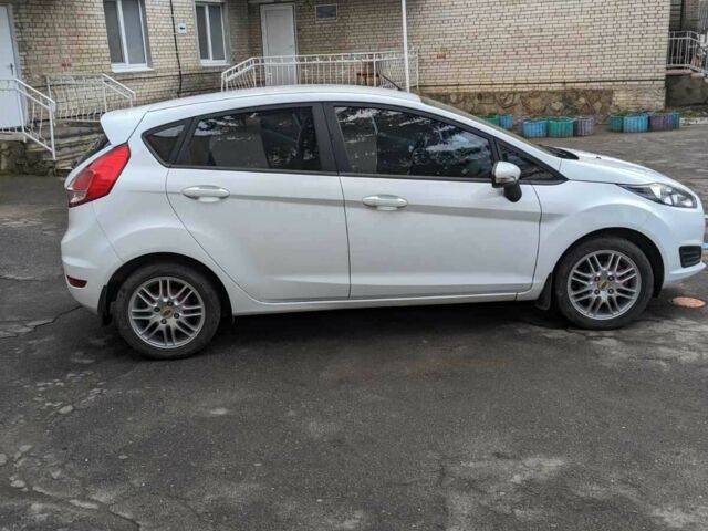 Белый Форд Фиеста, объемом двигателя 0 л и пробегом 133 тыс. км за 6000 $, фото 1 на Automoto.ua