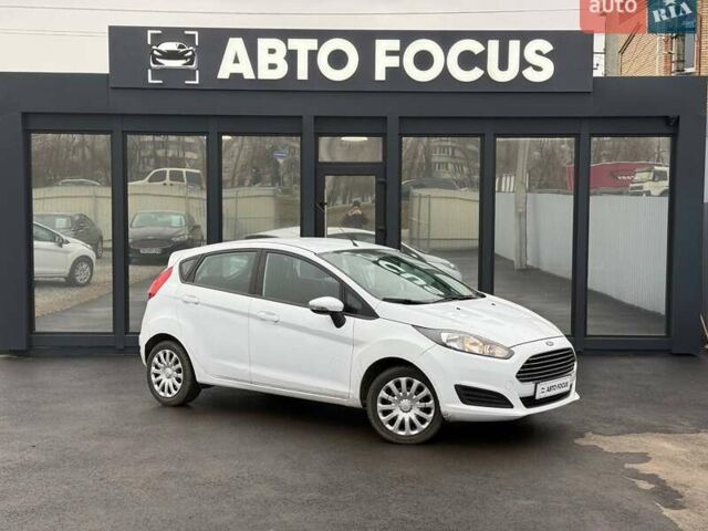 Белый Форд Фиеста, объемом двигателя 1 л и пробегом 86 тыс. км за 7490 $, фото 1 на Automoto.ua