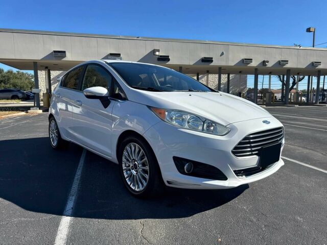 Белый Форд Фиеста, объемом двигателя 1.6 л и пробегом 71 тыс. км за 4100 $, фото 1 на Automoto.ua