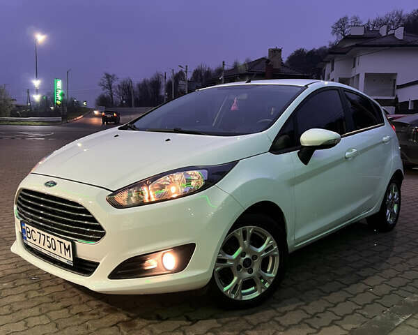 Белый Форд Фиеста, объемом двигателя 1 л и пробегом 80 тыс. км за 9600 $, фото 1 на Automoto.ua