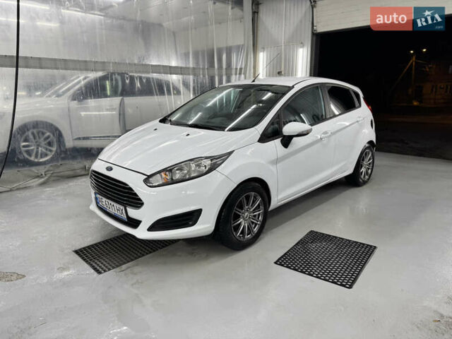 Белый Форд Фиеста, объемом двигателя 1 л и пробегом 90 тыс. км за 8500 $, фото 1 на Automoto.ua