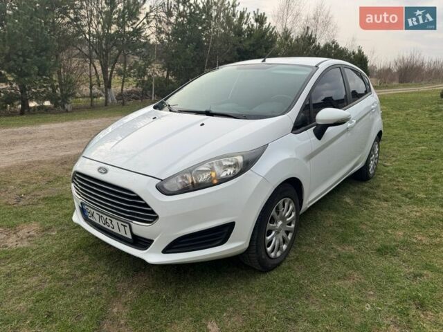 Белый Форд Фиеста, объемом двигателя 1 л и пробегом 146 тыс. км за 6350 $, фото 1 на Automoto.ua