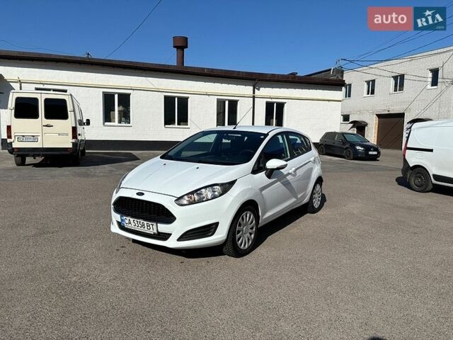 Белый Форд Фиеста, объемом двигателя 1 л и пробегом 175 тыс. км за 5300 $, фото 1 на Automoto.ua