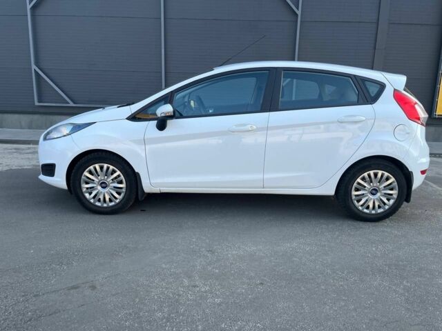 Білий Форд Фієста, об'ємом двигуна 1.2 л та пробігом 178 тис. км за 5500 $, фото 1 на Automoto.ua