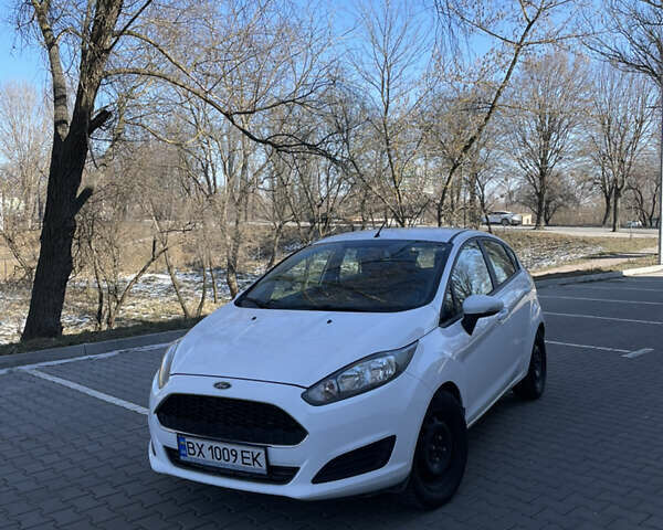 Белый Форд Фиеста, объемом двигателя 1 л и пробегом 110 тыс. км за 5500 $, фото 1 на Automoto.ua