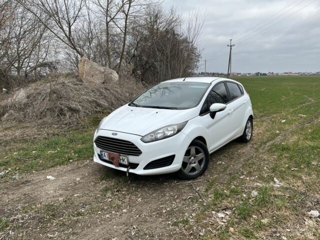 Белый Форд Фиеста, объемом двигателя 1 л и пробегом 130 тыс. км за 6900 $, фото 1 на Automoto.ua