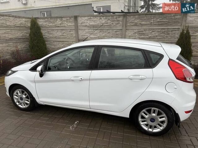 Білий Форд Фієста, об'ємом двигуна 1 л та пробігом 150 тис. км за 7450 $, фото 1 на Automoto.ua