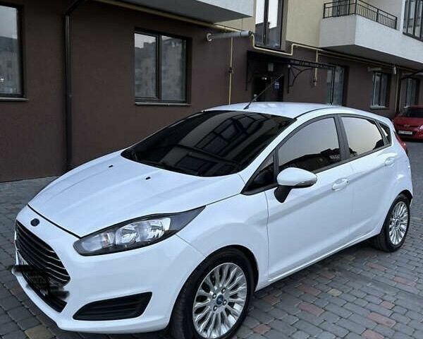Белый Форд Фиеста, объемом двигателя 1 л и пробегом 165 тыс. км за 6850 $, фото 1 на Automoto.ua