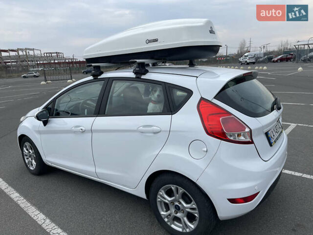 Белый Форд Фиеста, объемом двигателя 1 л и пробегом 110 тыс. км за 10800 $, фото 1 на Automoto.ua