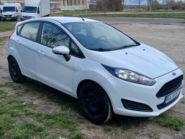 Форд Фиеста 2016 в Киеве на Automoto.ua Белый Форд Фиеста, объемом двигателя 1 л и пробегом 151 тыс. км за 6500 $, фото 1 на Automoto.ua