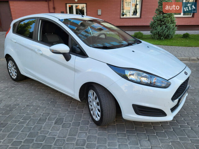 Білий Форд Фієста, об'ємом двигуна 1.24 л та пробігом 71 тис. км за 9500 $, фото 1 на Automoto.ua