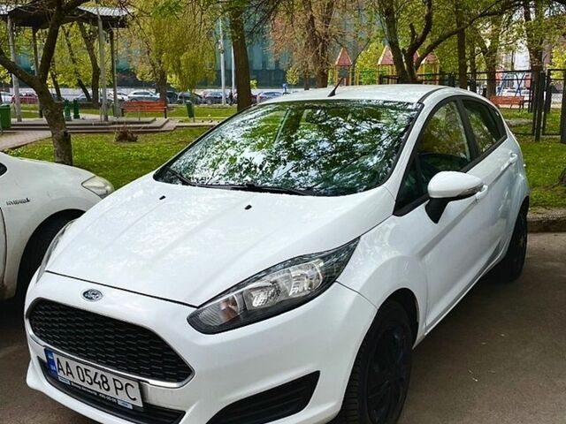 Білий Форд Фієста, об'ємом двигуна 1.2 л та пробігом 123 тис. км за 7500 $, фото 1 на Automoto.ua