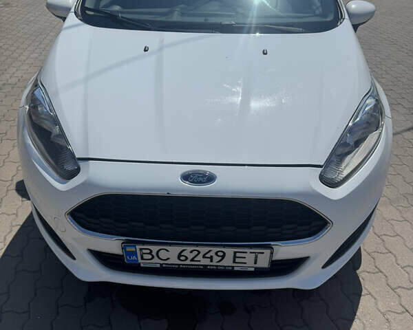 Белый Форд Фиеста, объемом двигателя 1.24 л и пробегом 151 тыс. км за 5000 $, фото 1 на Automoto.ua