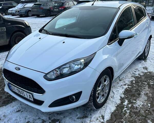 Білий Форд Фієста, об'ємом двигуна 1 л та пробігом 167 тис. км за 7000 $, фото 1 на Automoto.ua