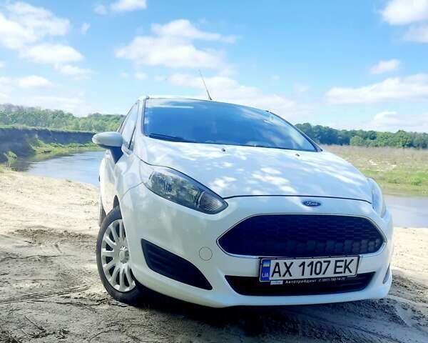 Белый Форд Фиеста, объемом двигателя 1.2 л и пробегом 90 тыс. км за 7700 $, фото 1 на Automoto.ua