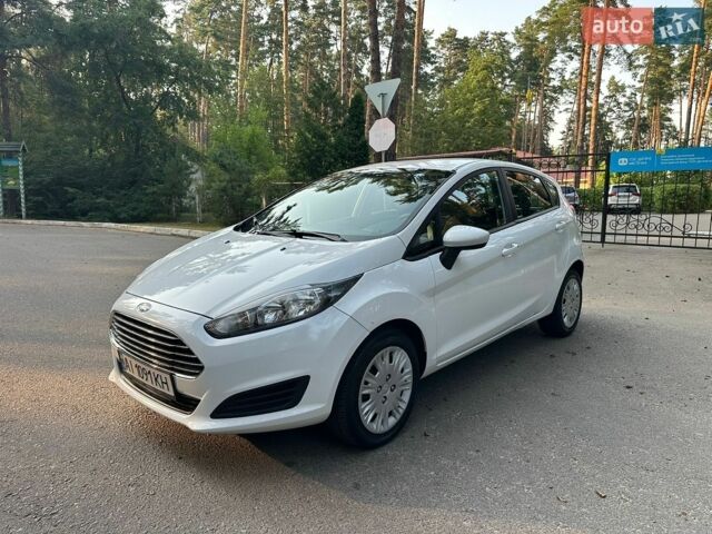 Білий Форд Фієста, об'ємом двигуна 1.6 л та пробігом 150 тис. км за 7400 $, фото 1 на Automoto.ua