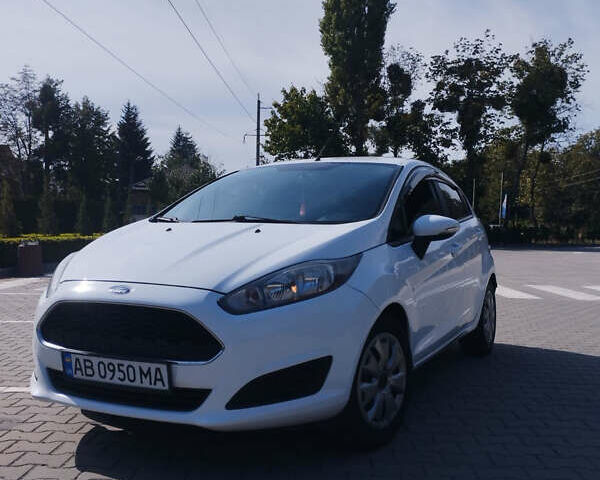 Белый Форд Фиеста, объемом двигателя 1.39 л и пробегом 110 тыс. км за 7500 $, фото 1 на Automoto.ua