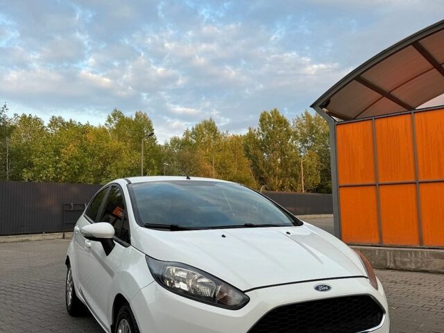 Белый Форд Фиеста, объемом двигателя 1.39 л и пробегом 135 тыс. км за 8500 $, фото 1 на Automoto.ua