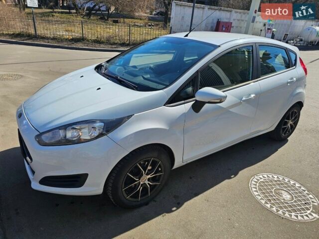 Белый Форд Фиеста, объемом двигателя 1 л и пробегом 80 тыс. км за 8500 $, фото 1 на Automoto.ua