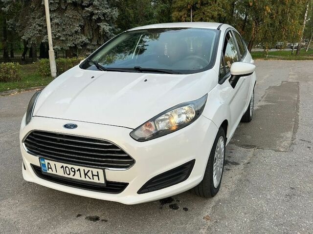 Белый Форд Фиеста, объемом двигателя 0 л и пробегом 140 тыс. км за 7700 $, фото 1 на Automoto.ua