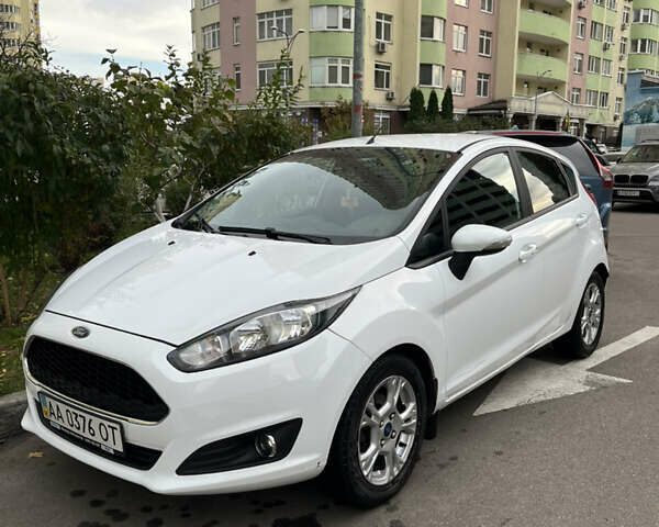 Белый Форд Фиеста, объемом двигателя 1 л и пробегом 127 тыс. км за 7499 $, фото 1 на Automoto.ua