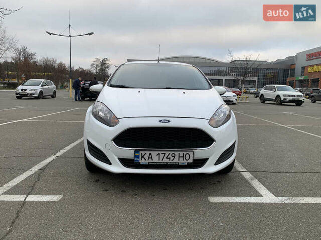 Белый Форд Фиеста, объемом двигателя 1.24 л и пробегом 212 тыс. км за 5700 $, фото 1 на Automoto.ua