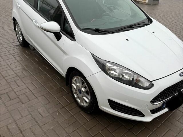 Белый Форд Фиеста, объемом двигателя 1 л и пробегом 150 тыс. км за 7450 $, фото 1 на Automoto.ua