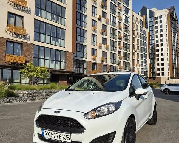 Белый Форд Фиеста, объемом двигателя 1.24 л и пробегом 96 тыс. км за 7400 $, фото 1 на Automoto.ua