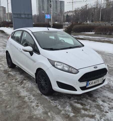 Білий Форд Фієста, об'ємом двигуна 1 л та пробігом 116 тис. км за 5999 $, фото 1 на Automoto.ua