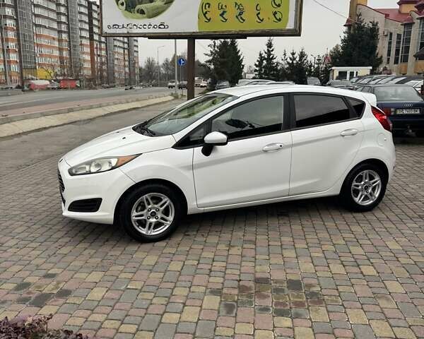 Білий Форд Фієста, об'ємом двигуна 1.6 л та пробігом 134 тис. км за 9500 $, фото 1 на Automoto.ua