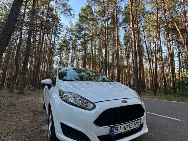 Білий Форд Фієста, об'ємом двигуна 1 л та пробігом 115 тис. км за 7700 $, фото 1 на Automoto.ua