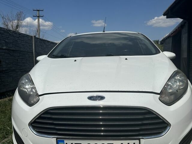 Білий Форд Фієста, об'ємом двигуна 1 л та пробігом 90 тис. км за 8000 $, фото 1 на Automoto.ua