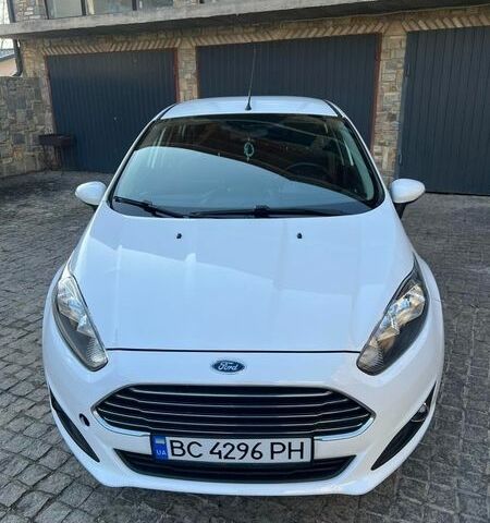 Білий Форд Фієста, об'ємом двигуна 1 л та пробігом 74 тис. км за 9000 $, фото 1 на Automoto.ua