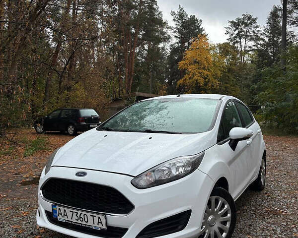 Белый Форд Фиеста, объемом двигателя 1.39 л и пробегом 149 тыс. км за 6200 $, фото 1 на Automoto.ua