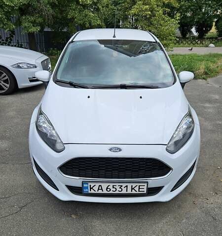 Білий Форд Фієста, об'ємом двигуна 1 л та пробігом 142 тис. км за 8500 $, фото 1 на Automoto.ua