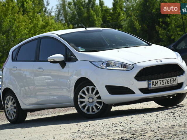 Белый Форд Фиеста, объемом двигателя 1.5 л и пробегом 115 тыс. км за 8499 $, фото 1 на Automoto.ua