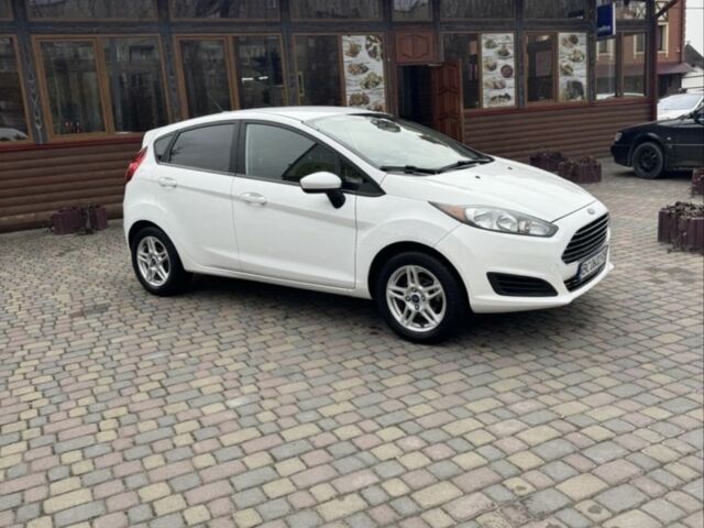 Білий Форд Фієста, об'ємом двигуна 1.6 л та пробігом 134 тис. км за 8900 $, фото 1 на Automoto.ua