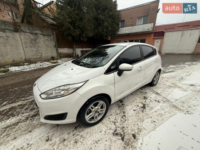 Білий Форд Фієста, об'ємом двигуна 1.6 л та пробігом 63 тис. км за 6900 $, фото 1 на Automoto.ua