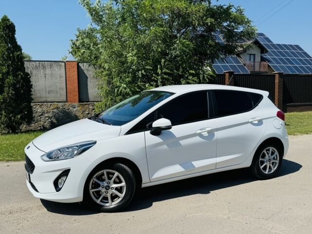 Білий Форд Фієста, об'ємом двигуна 1 л та пробігом 37 тис. км за 11200 $, фото 1 на Automoto.ua
