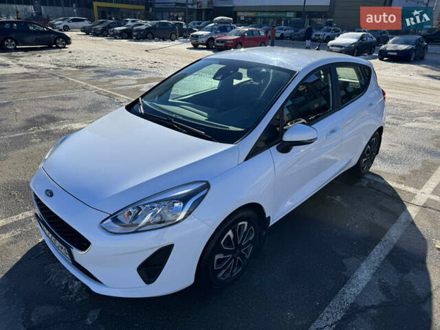 Білий Форд Фієста, об'ємом двигуна 1.08 л та пробігом 122 тис. км за 7600 $, фото 1 на Automoto.ua