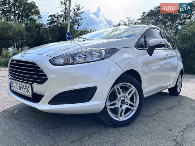 Білий Форд Фієста, об'ємом двигуна 1.6 л та пробігом 147 тис. км за 8500 $, фото 1 на Automoto.ua